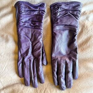 Purple leather lined women’s gloves, size small, “four button” length
